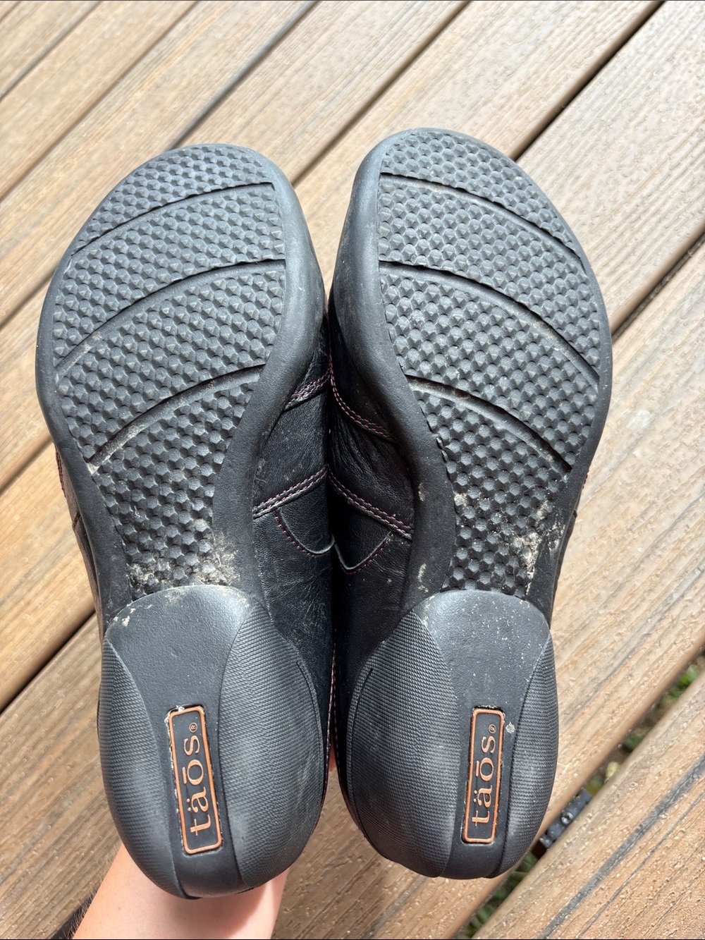 Taos Bungie Jump Women 10 Comfort Casual Black Textured Leather Slip On Shoes - Picture 6 of 7